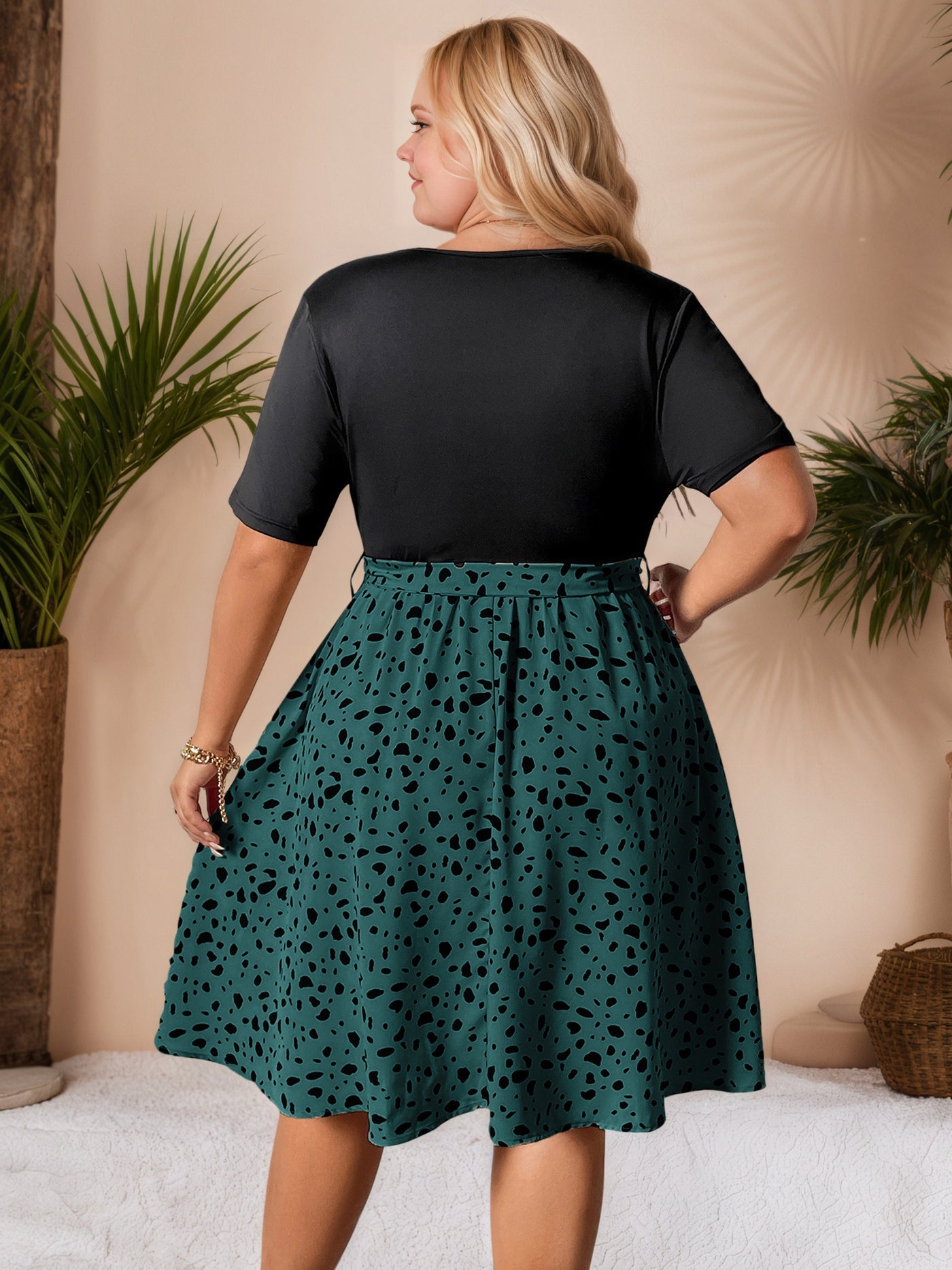 Peacock Short Sleeves V-Neck Plus Size Dress