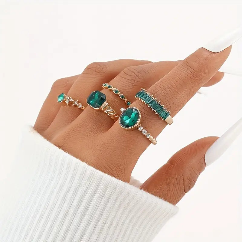 Zarina Exquisite Emerald Gold Ring Set