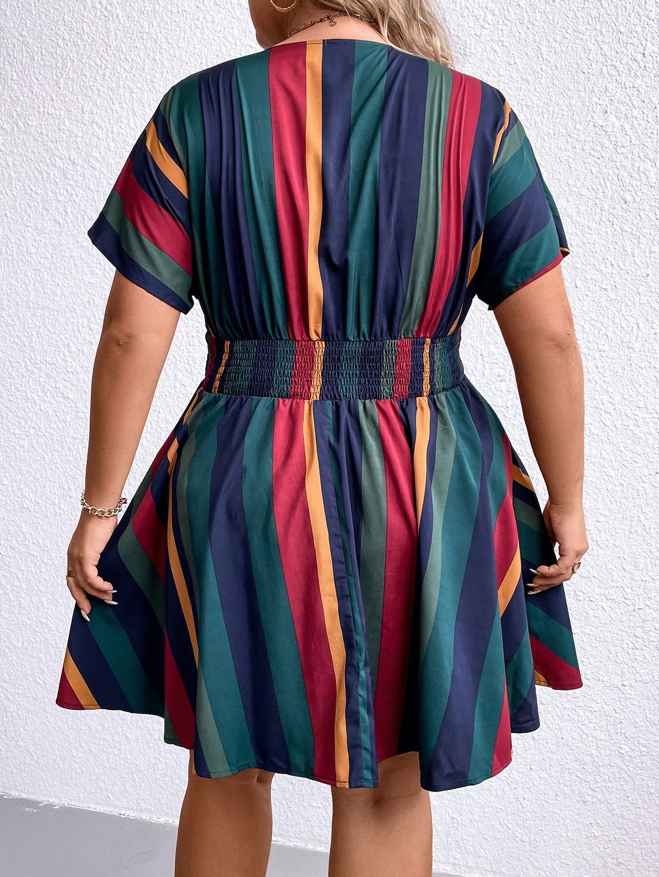 Contrast Short Sleeves V-Neck Plus Size Dress