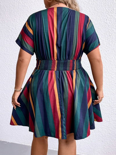Contrast Short Sleeves V-Neck Plus Size Dress